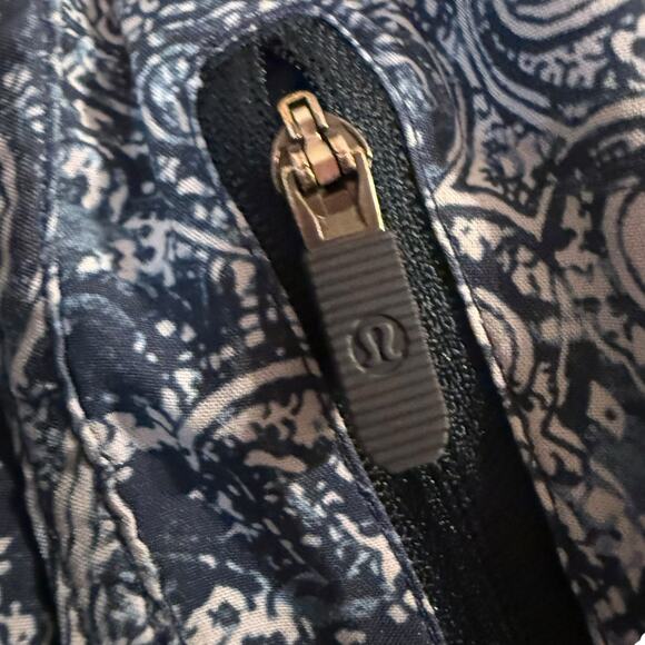 Lululemon Tracker Short V *4" Eternal Wave Starlight Black Size 8 - Picture 6 of 14